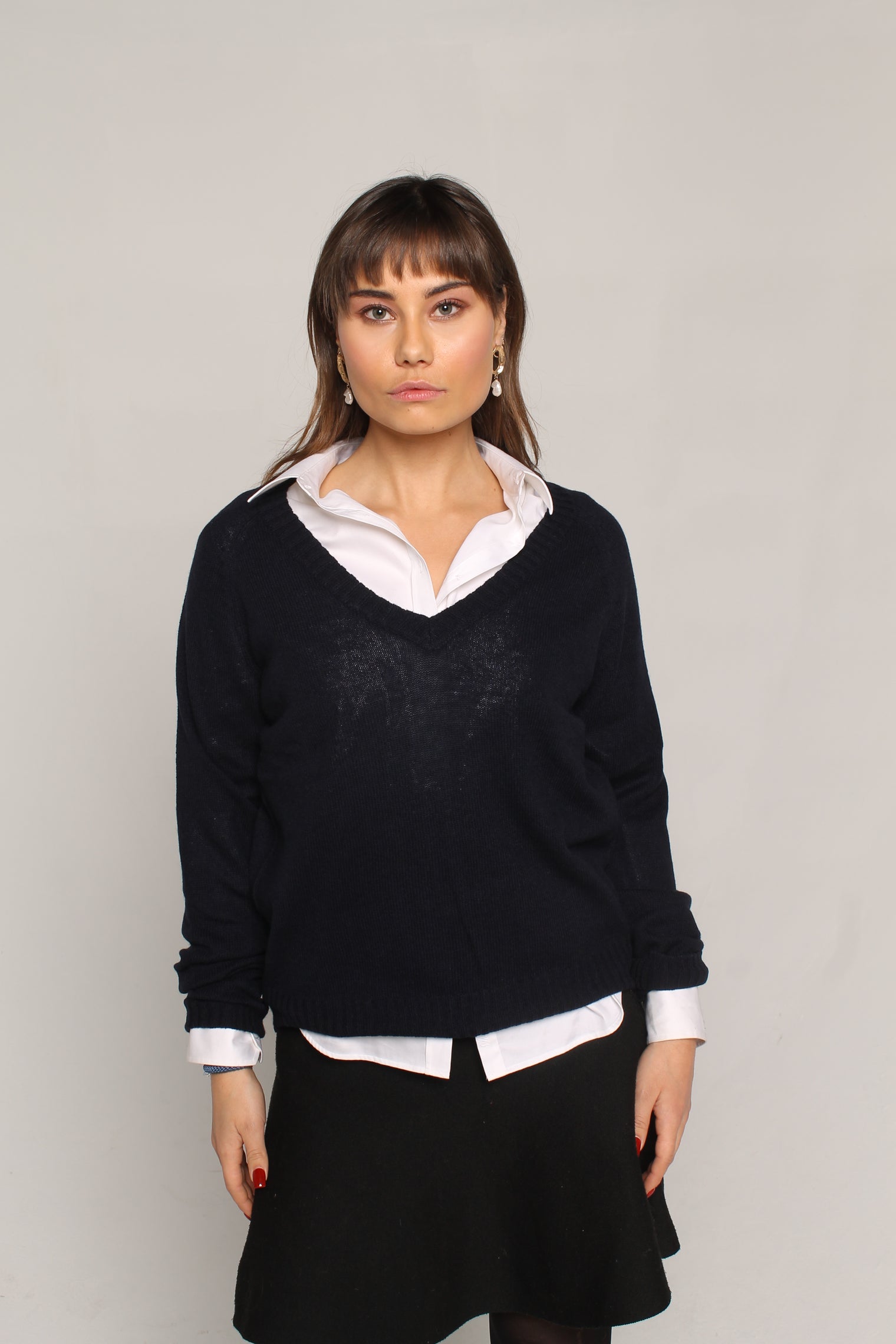 V-hals kashmirgenser marineblå