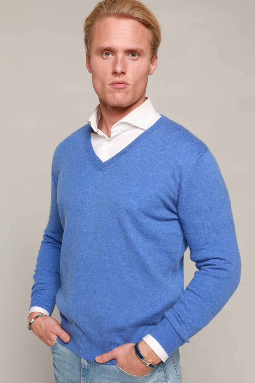 V-hals kashmirgenser blå