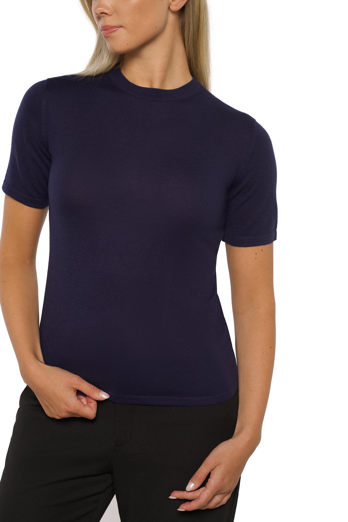 Tidløs kort ermet t-skjorte i eksklusiv cashmere-silke Marineblå